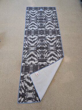 Manduka Yogitoes Hot Yoga Towel Mat